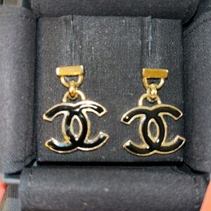 EUC Chanel earrings B24P Made in Italy